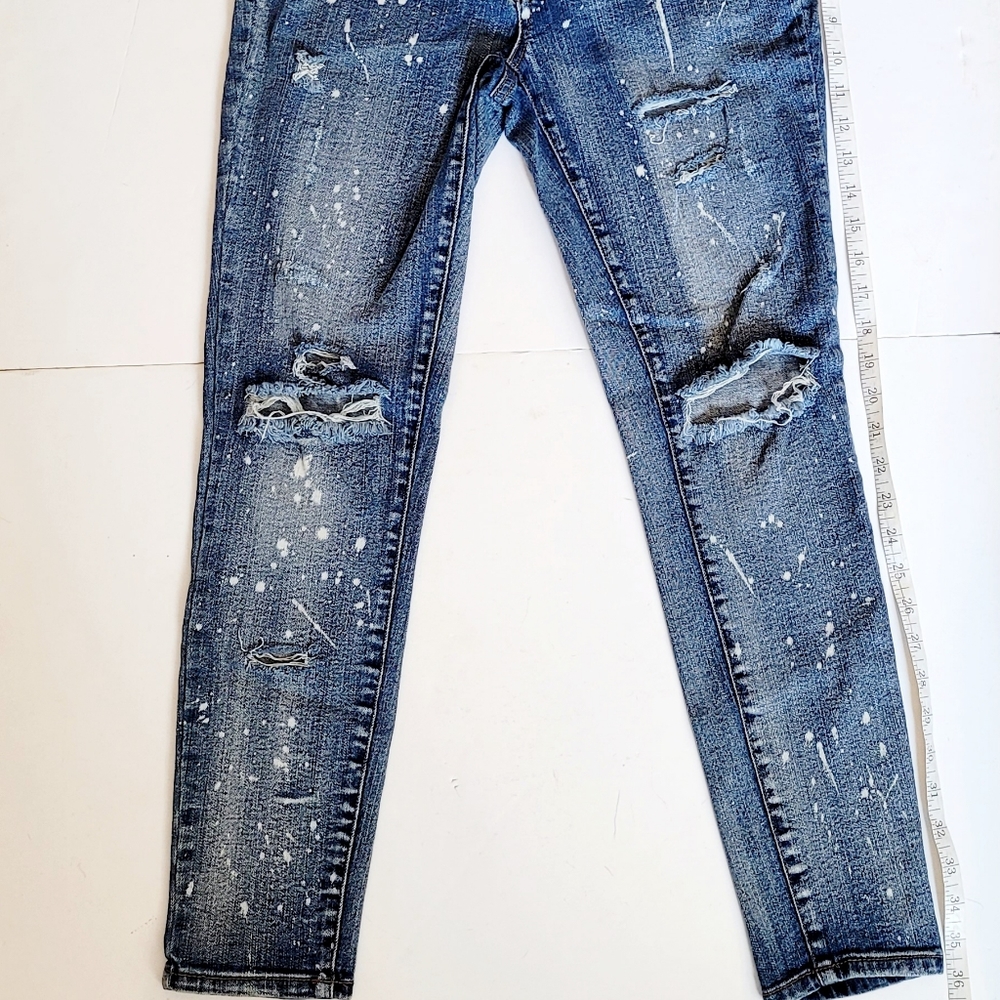 Distressed Jeans - Picture 10 of 12